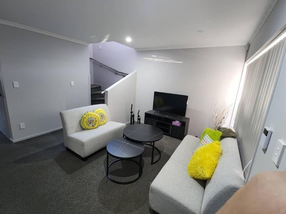 Airport & City At Your Doorstep! The Central Charm Оукланд Екстериор снимка